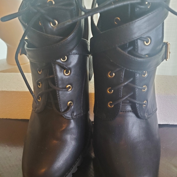 NIB TORRID LACE UP WILLOW COMBAT BOOT - Picture 10 of 12